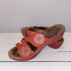 DANSKO Dixie Leather Slip-on Wedge Sandals Tomato Red with Purple Swirls sz 9 40